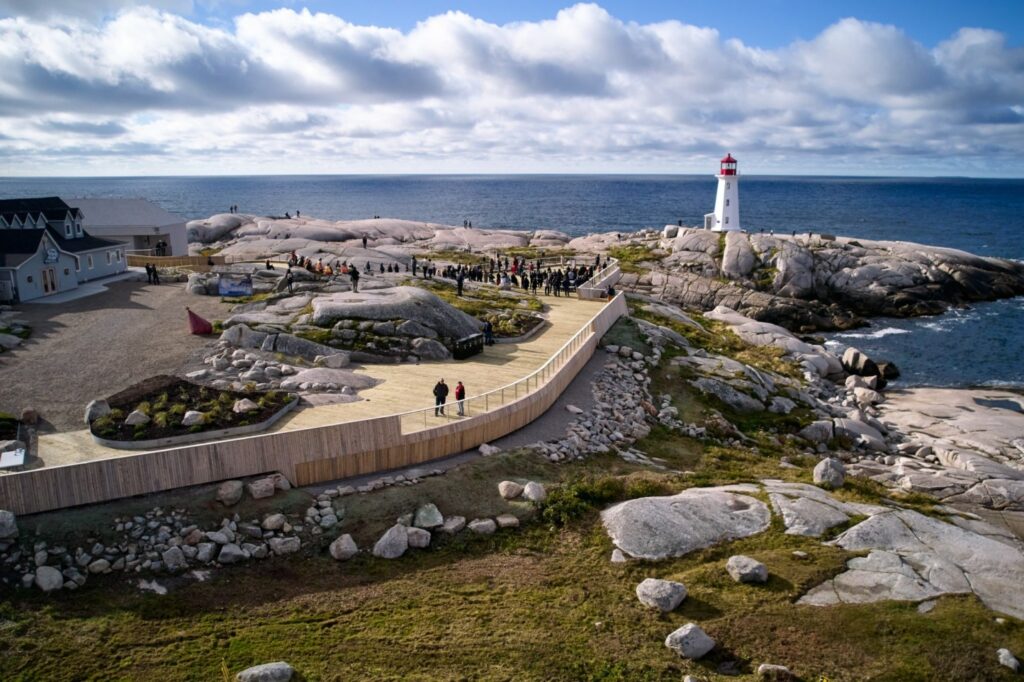 Uitzicht aan Nova Scotia Peggys Cove Vuurtoren